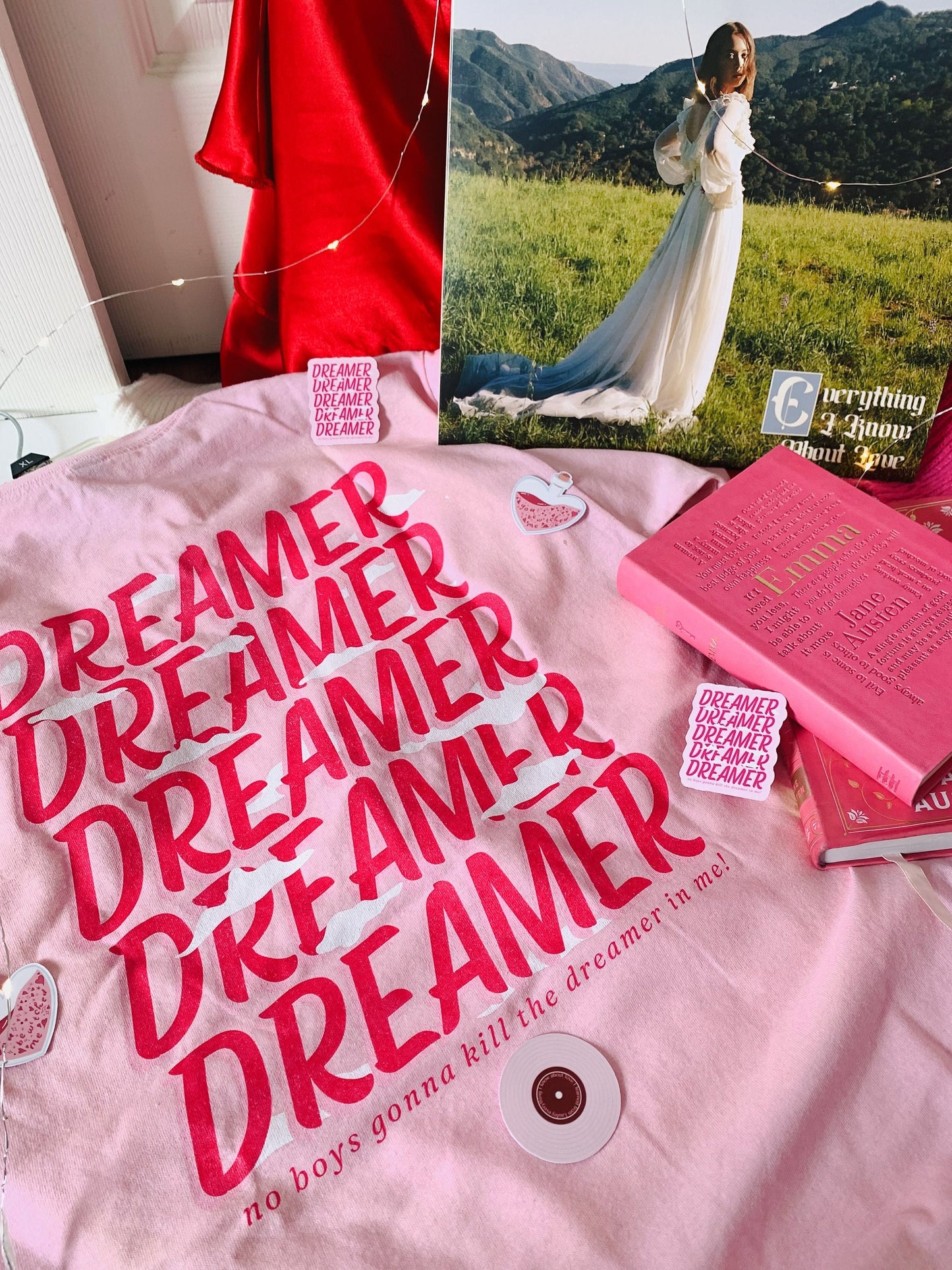 Laufey Dreamer tee